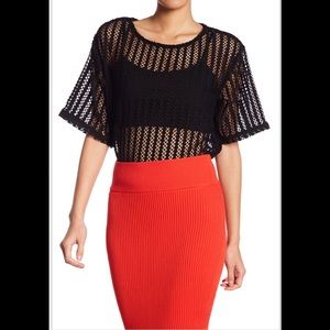 Kendall & Kylie Women’s Black Mesh Jersey Box Tee